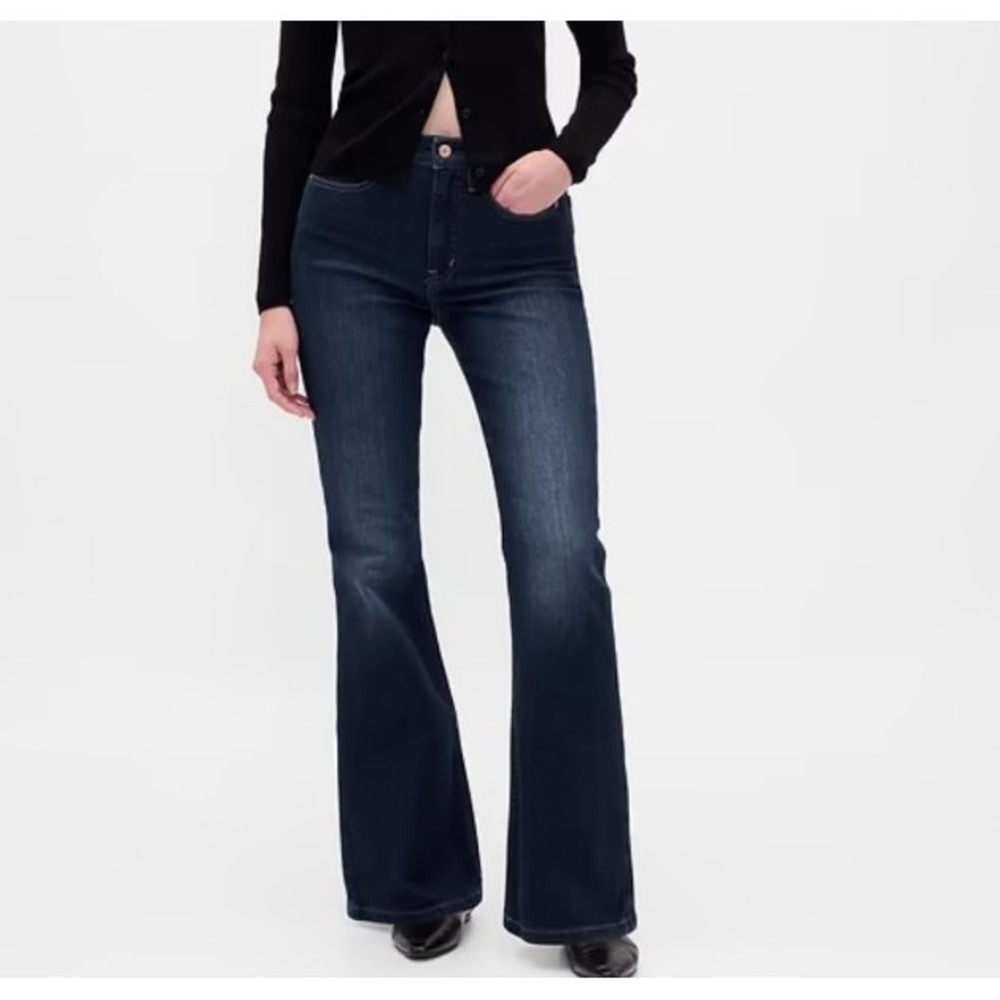 GAP 70's Flare High Rise dark wash Jeans NWOT Women SZ 26 2s casual Norm core